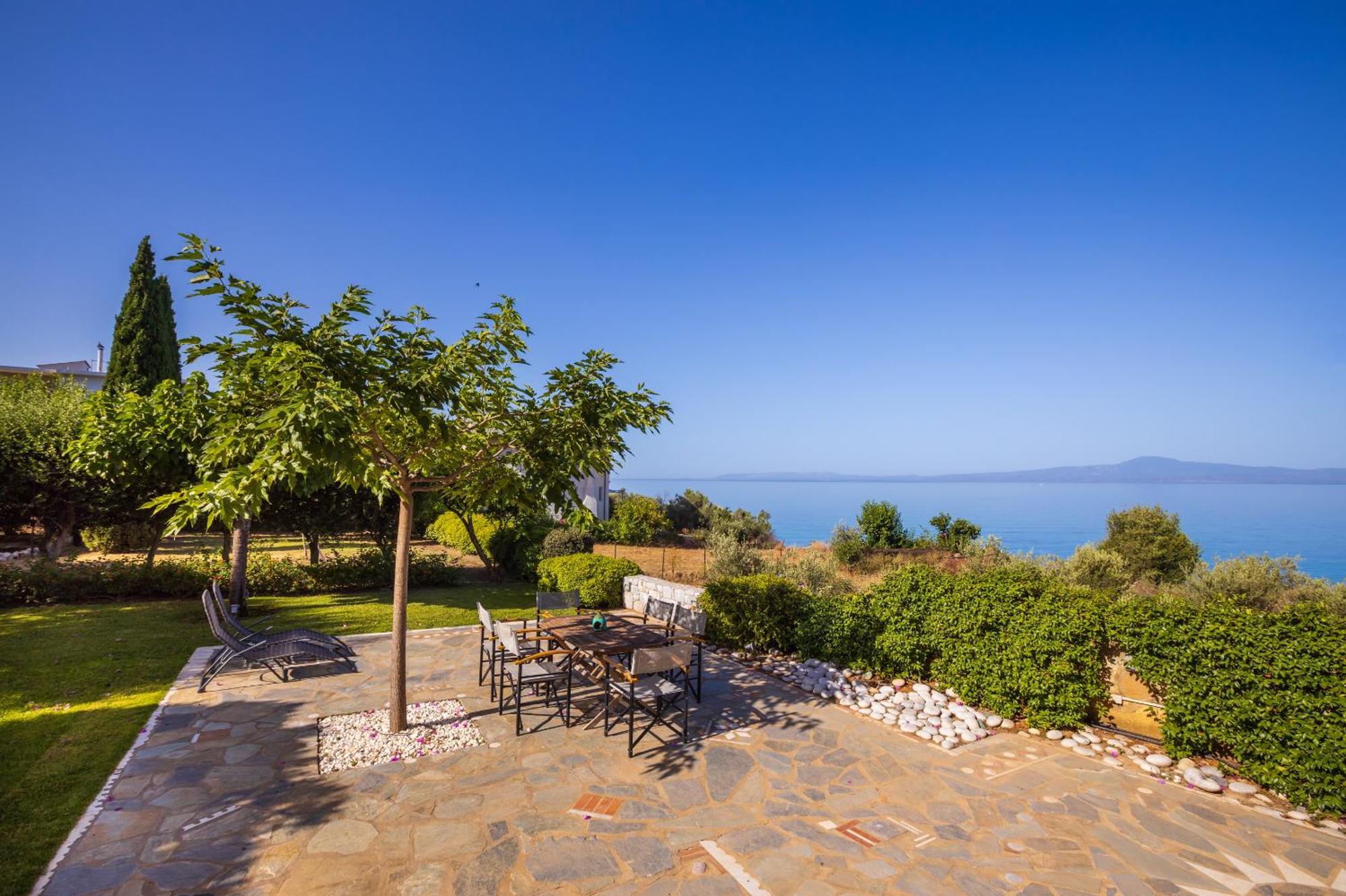 Messinian Blue Seaside Villa Kalamata Dış mekan fotoğraf