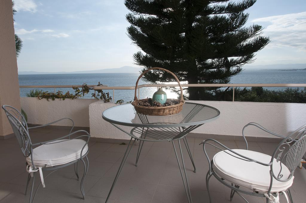 Messinian Blue Seaside Villa Kalamata Dış mekan fotoğraf