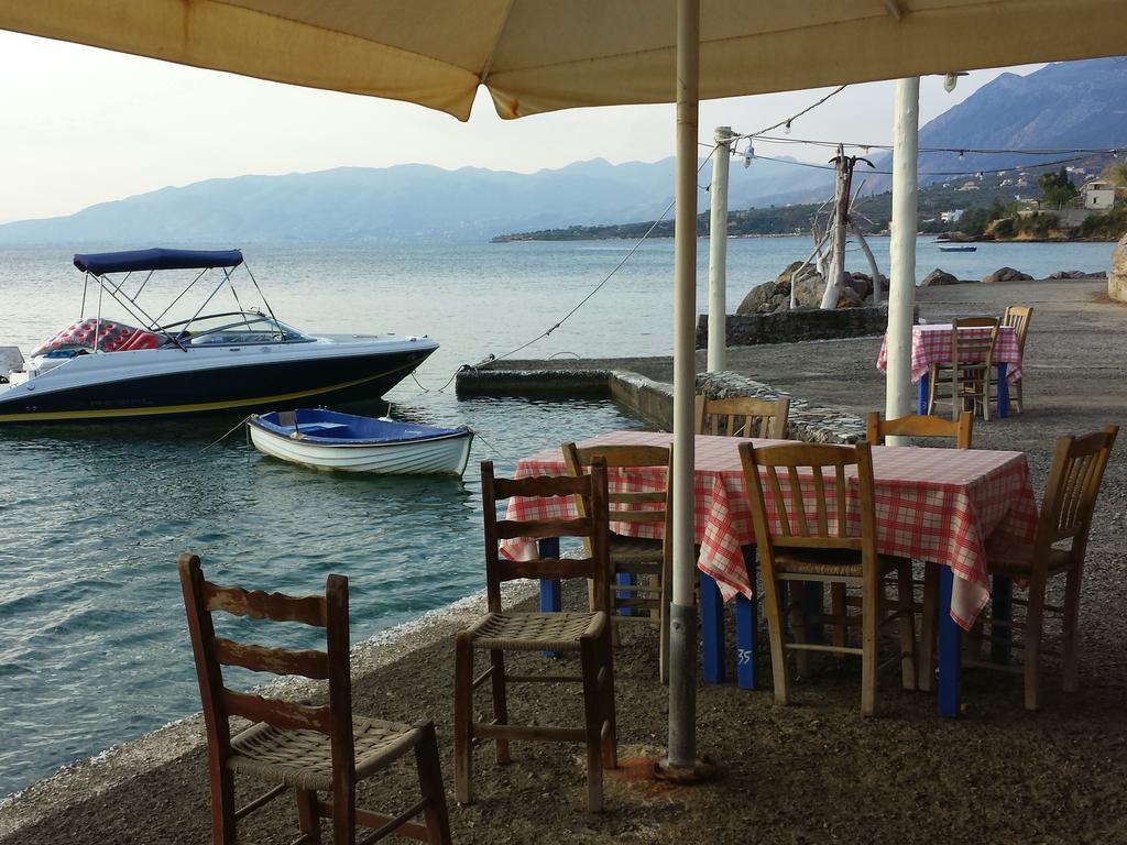 Messinian Blue Seaside Villa Kalamata Dış mekan fotoğraf