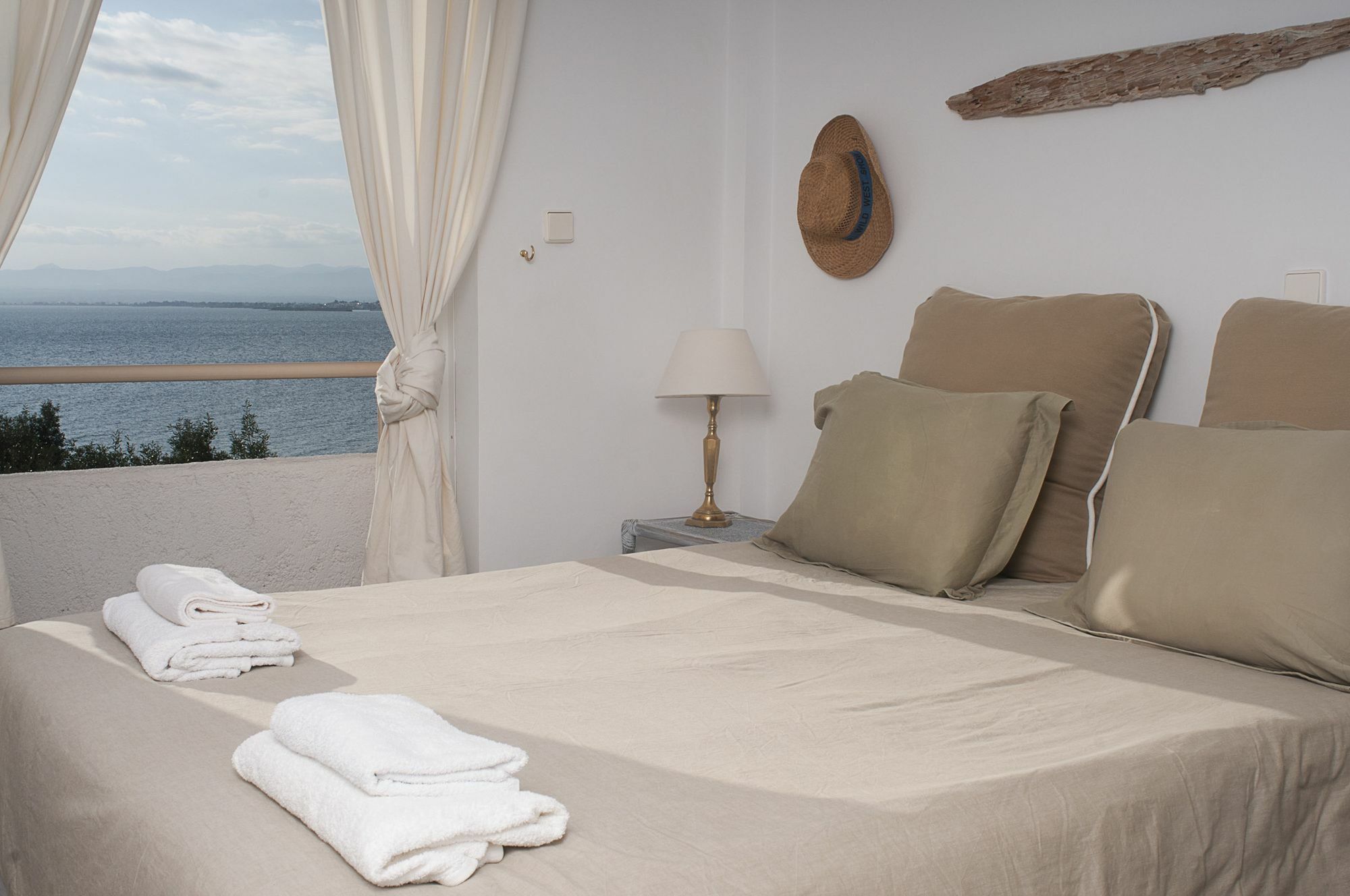 Messinian Blue Seaside Villa Kalamata Dış mekan fotoğraf